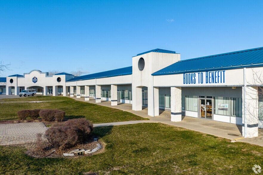 More Photos Of 310 Wylie Dr, Normal Unknown For Lease