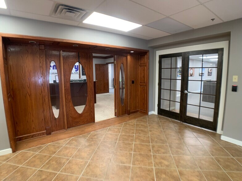 More Photos Of 1201 3rd St, Alexandria Office For Sale