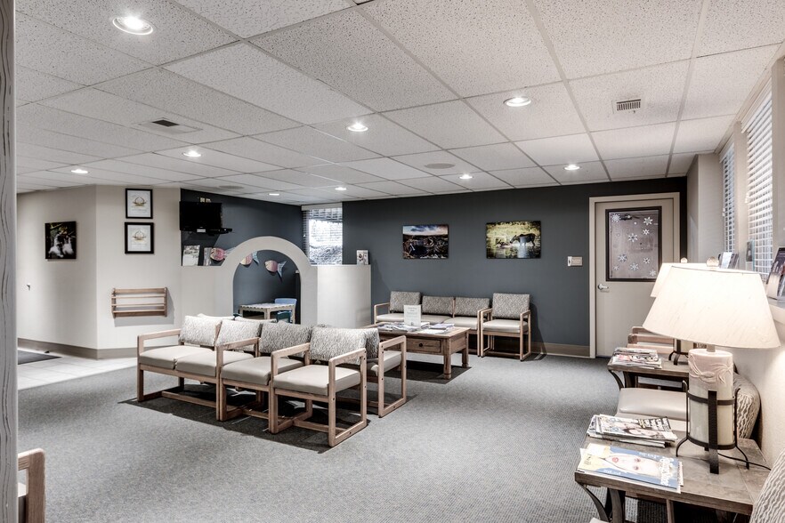 More Photos Of 920 W Ironwood Dr, Coeur d'Alene Office For Sale