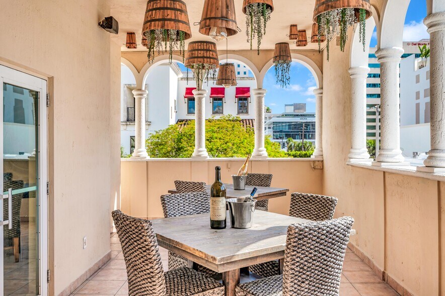 More Photos Of 223 Valencia Ave, Coral Gables Restaurant For Lease