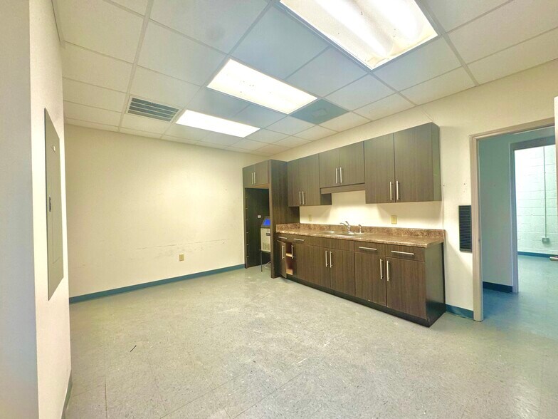 More Photos Of 470 Hope Ct, Gallatin Service For Lease