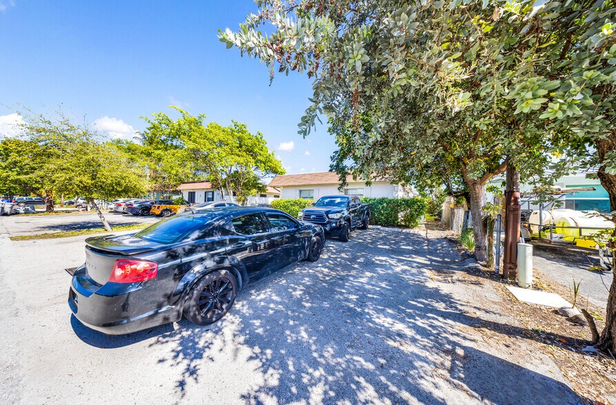 More Photos Of 240 SE 9th Ave, Pompano Beach Multifamily For Sale