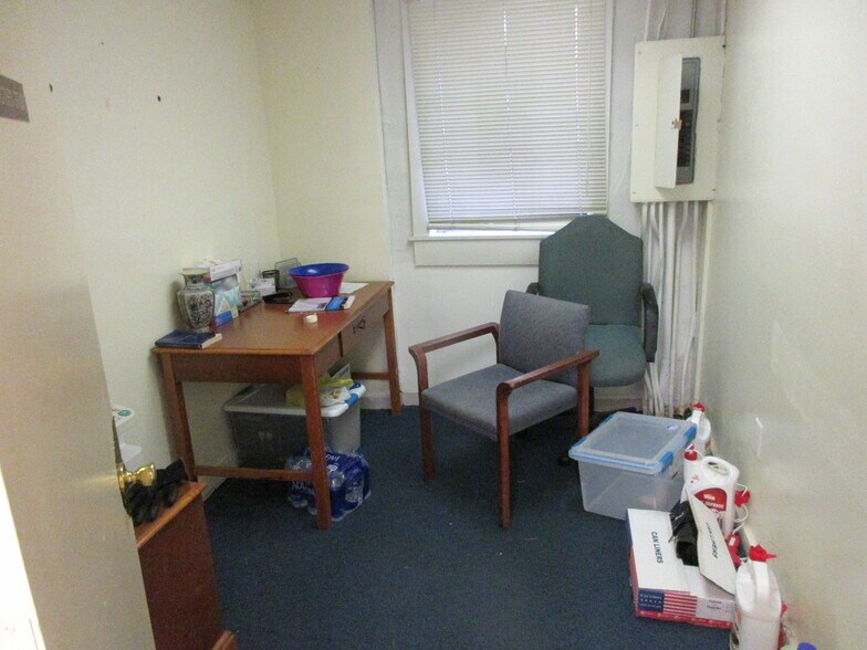 More Photos Of 2639 Morris St, Atlanta Religious Facility For Sale