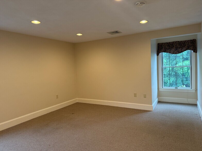More Photos Of 1624 Sudbury Rd, Concord Medical For Lease