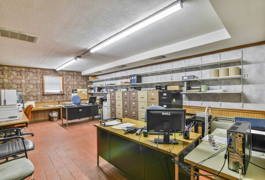 More Photos Of 6002 US Highway 50, Lamar Service For Sale