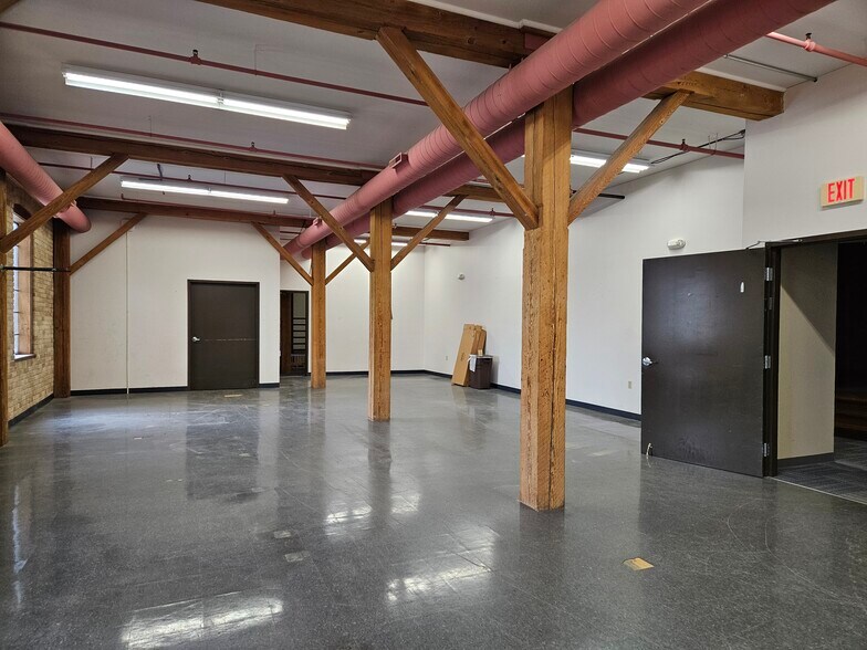 More Photos Of 500 S Hamilton St, Saginaw Medical For Sale