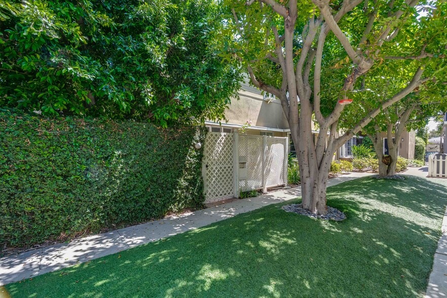 More Photos Of 6512 W Olympic Blvd, Los Angeles Apartments For Sale