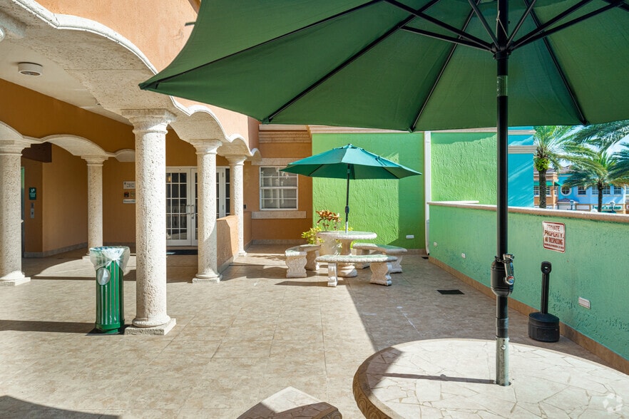 More Photos Of 1675 Market St, Weston Unknown For Lease