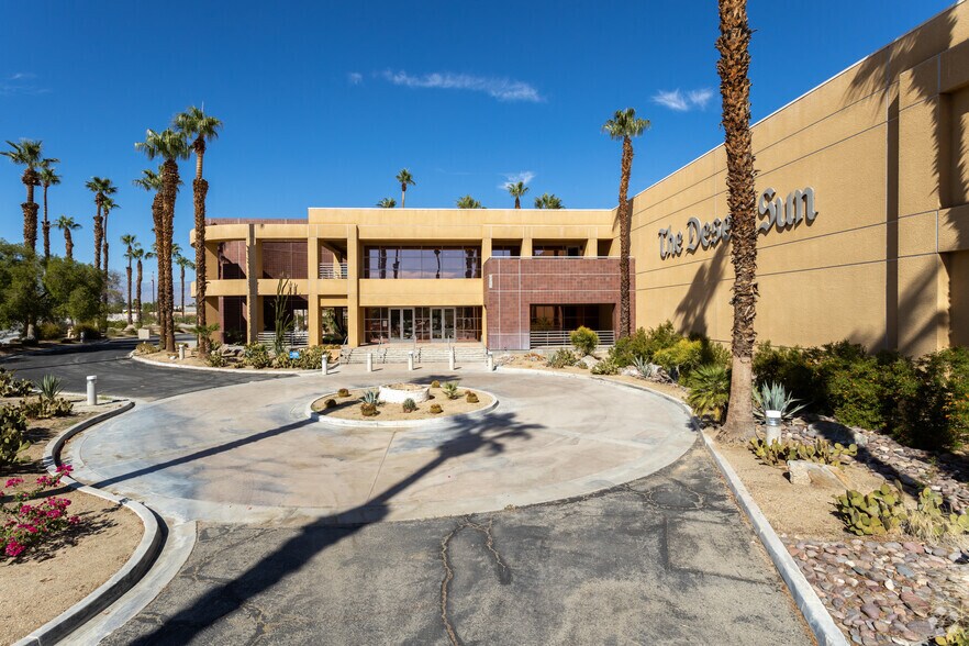 More Photos Of 750 N Gene Autry Trl, Palm Springs Showroom For Sale