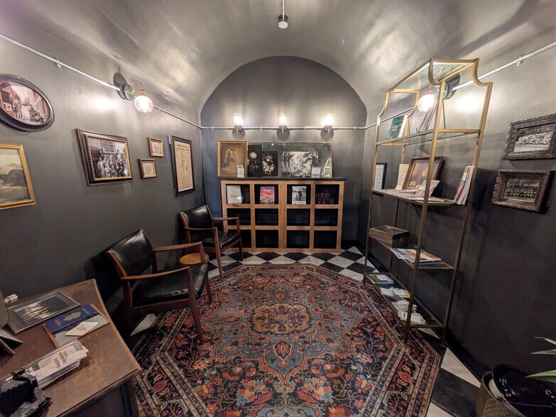 More Photos Of 106 NE 2nd St, Stuart Storefront For Sale