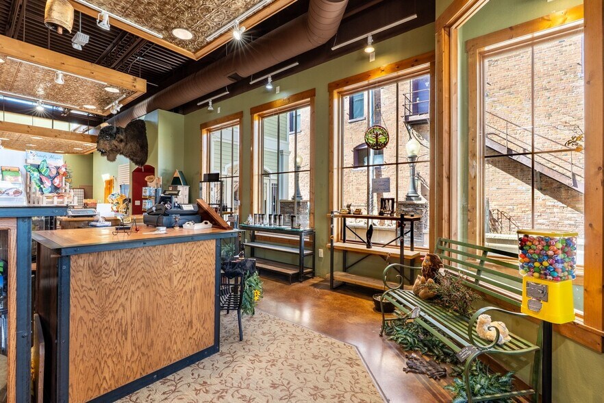 More Photos Of 528 Mount Rushmore Rd, Custer Restaurant For Sale