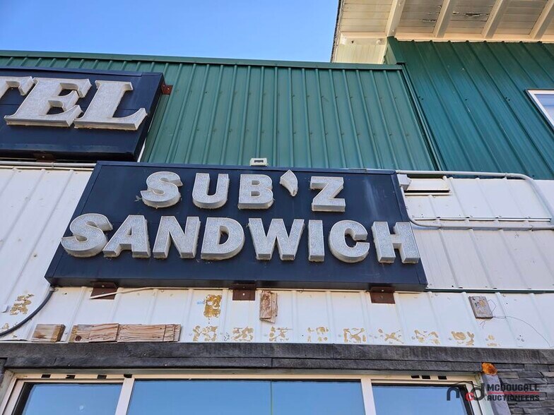 More Photos Of 90 3 Ave W, Shaunavon Hotel For Sale