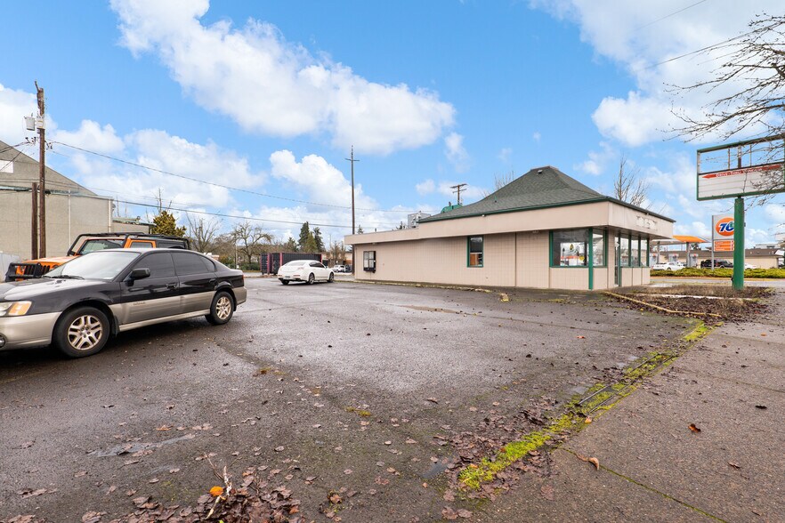 More Photos Of 774 Main St, Springfield Fast Food For Sale