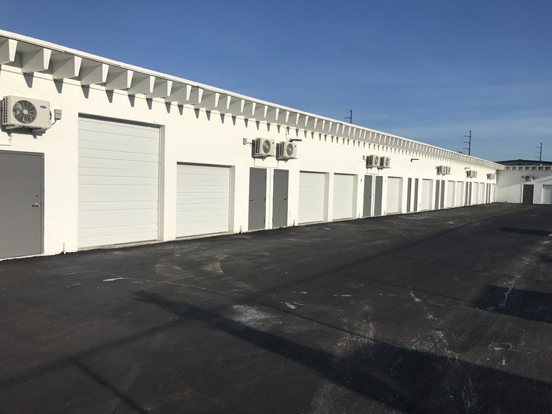 More Photos Of 1211 Okeechobee Rd, West Palm Beach Warehouse For Lease