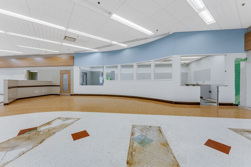 More Photos Of 19254 Seneca Trl, Marlinton Drugstore For Sale