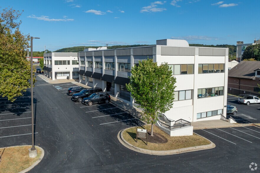 Primary Photo Of 9 Schilling Rd, Hunt Valley Medical For Lease