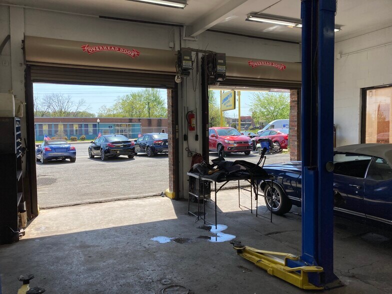 More Photos Of 905 Dundalk Ave, Baltimore Auto Dealership For Sale