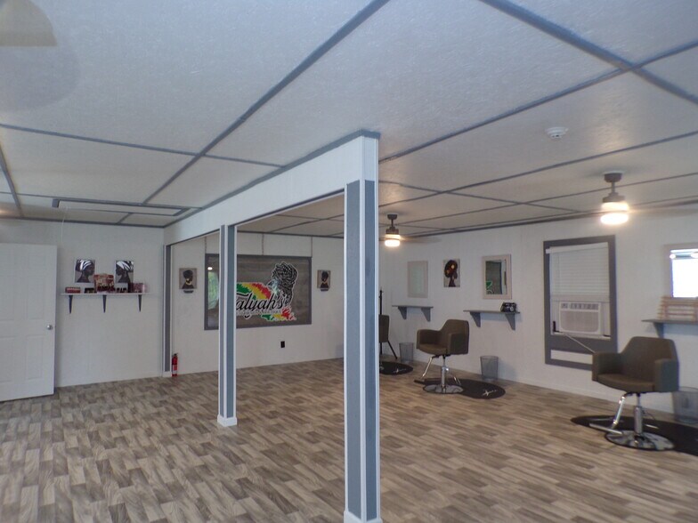 More Photos Of 450 S Oak St, Jackson Storefront Retail Office For Sale