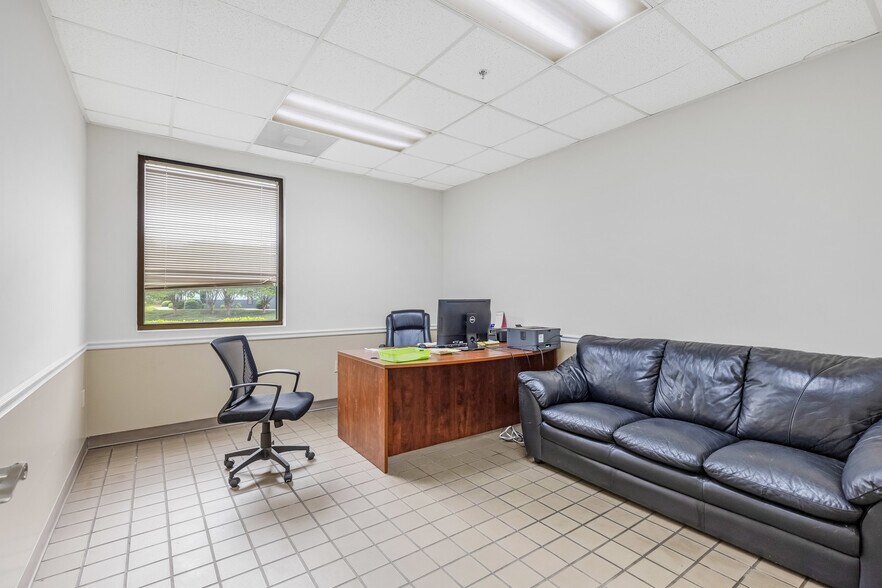 More Photos Of 2312 Centennial Cir, Gainesville Warehouse For Sale