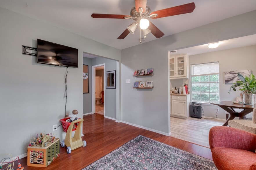 More Photos Of 13803 Ann Pl, Austin Office For Sale