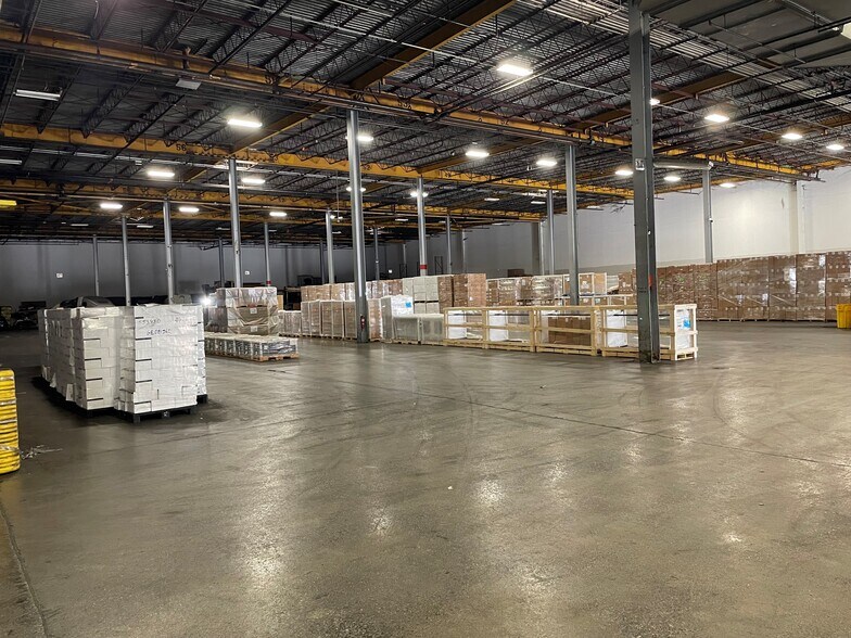 More Photos Of 6800 Santa Fe Dr, Hodgkins Warehouse For Lease