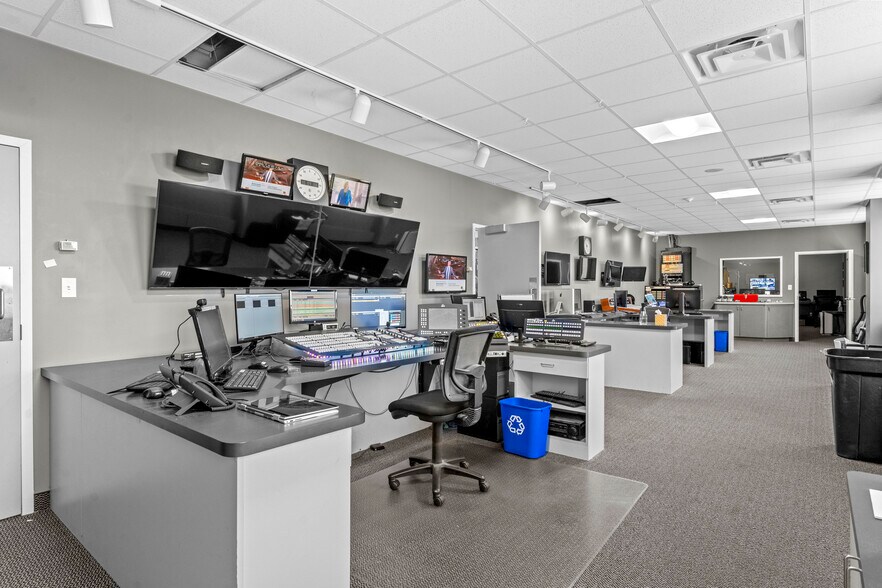 More Photos Of 1 Broadcast Way, Cadillac Medical For Sale