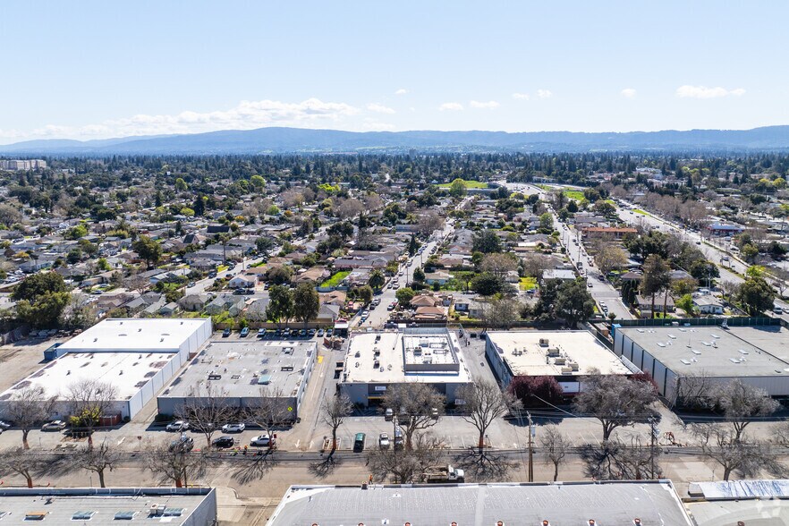 More Photos Of 980-990 O'Brien Dr, Menlo Park Manufacturing For Lease