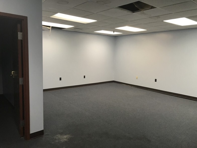 More Photos Of 131 N Hedges St, Dayton Warehouse For Sale