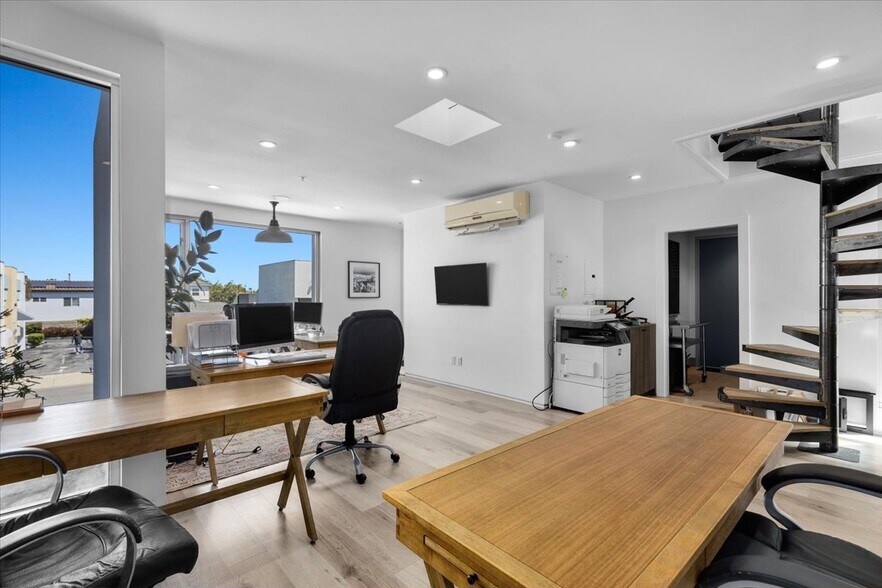 More Photos Of 930-932 Manhattan Beach Blvd, Manhattan Beach Office Residential For Sale