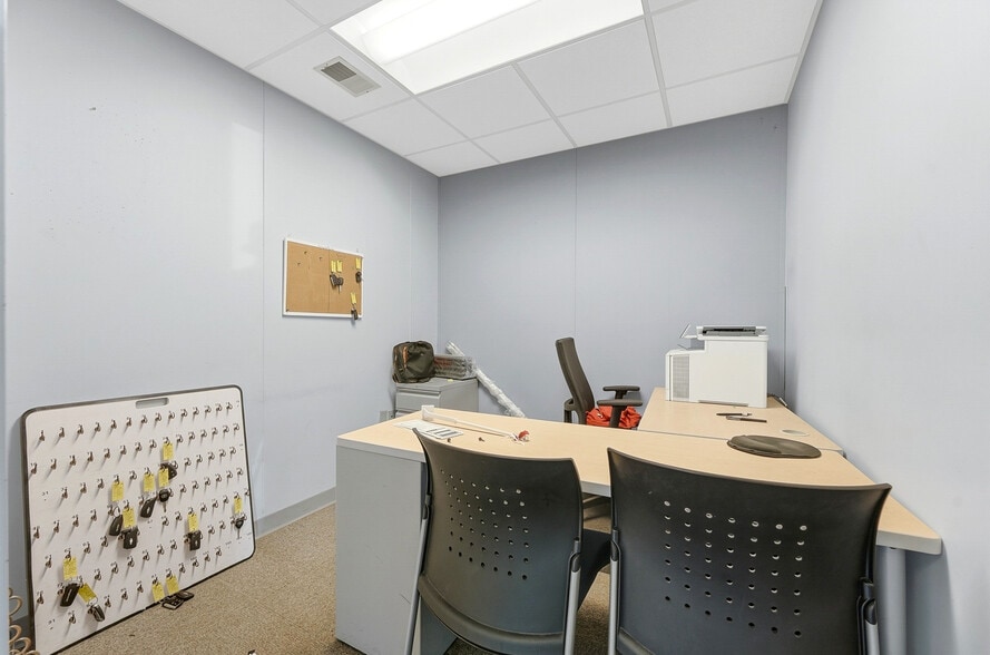 More Photos Of 1229 Country Club Rd, Fairmont Auto Dealership For Sale