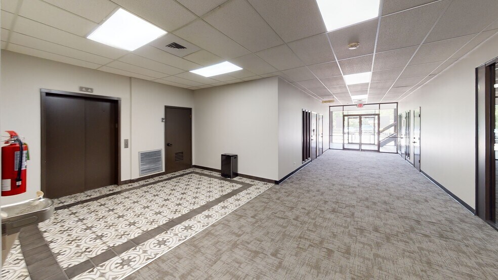 More Photos Of 1730 SW Military Dr, San Antonio Medical For Lease