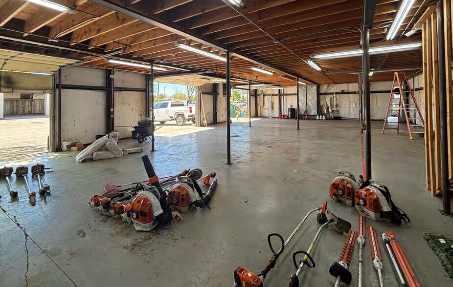 More Photos Of 422 S 40th St, Springdale Unknown For Lease