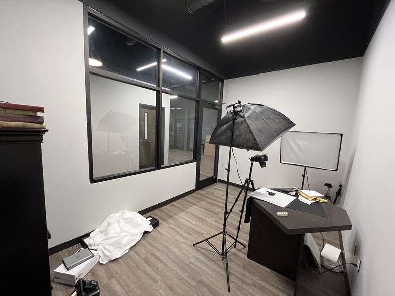 More Photos Of 4550 Preslyn Dr, Raleigh Light Distribution For Sale