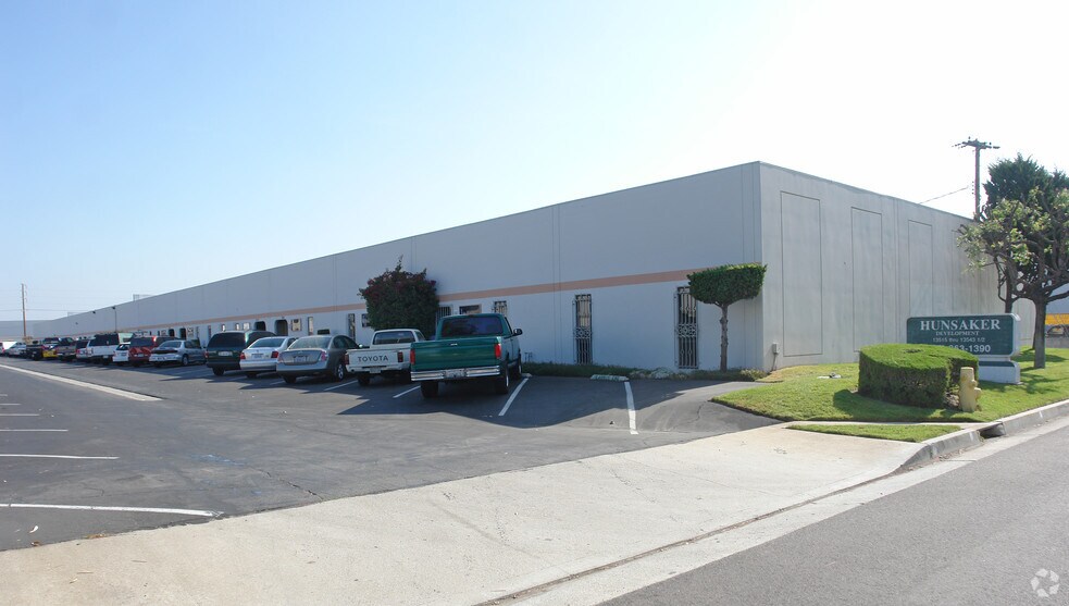 More Photos Of 13535-13543 Alondra Blvd, Santa Fe Springs Warehouse For Lease