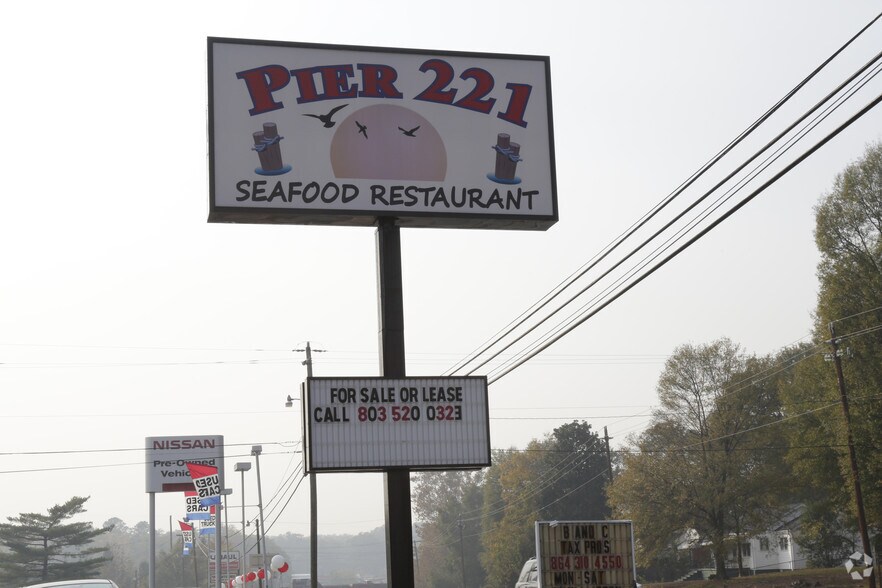 More Photos Of 351 Whitney Rd, Spartanburg Restaurant For Lease