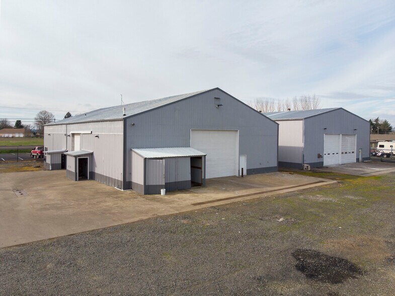 More Photos Of 33919-33923 Highway 99E, Tangent Industrial For Lease