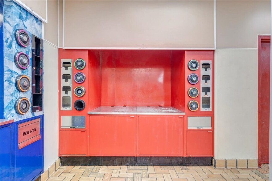 More Photos Of 1000 Electric Rd, Salem Convenience Store For Sale