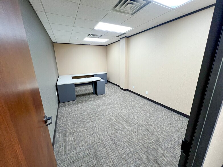 More Photos Of 3510 N A St, Midland Office For Lease