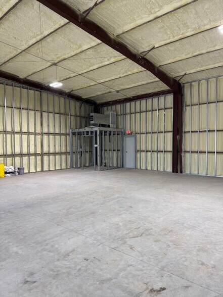 More Photos Of 1316 Sendera Ranch Dr, Magnolia General Retail For Lease