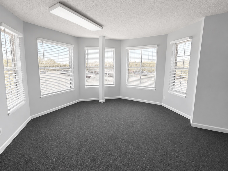 More Photos Of 1720 Glenwood Ave N, Minneapolis Apartments For Sale