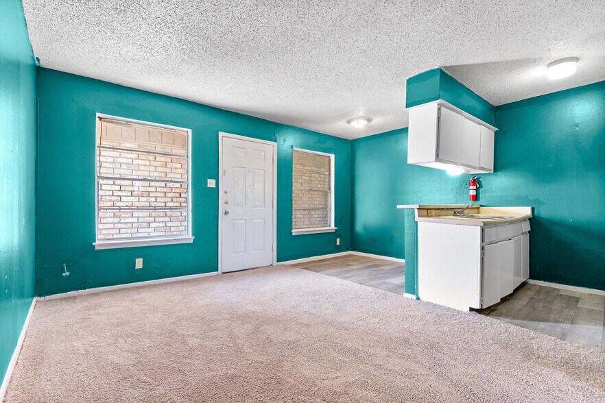 More Photos Of 7678 W US Highway 90, San Antonio Apartments For Sale