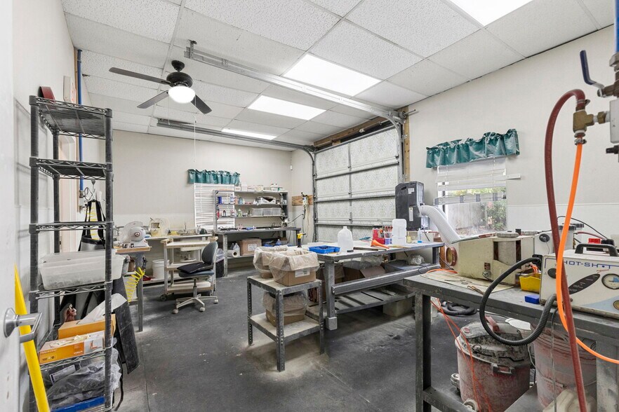 More Photos Of 1237 Lady Marion Ln, Dunedin Office For Lease