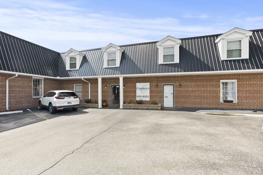 More Photos Of 607 Locust St, Springfield Office For Sale