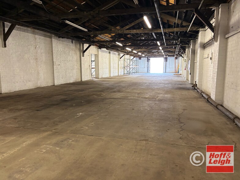 More Photos Of 400 Cherry Ave SE, Canton Manufacturing For Lease