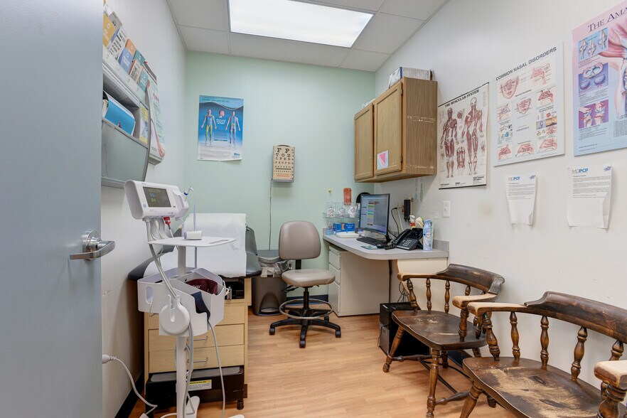 More Photos Of 8850 Columbia 100 Pky, Columbia Medical For Sale