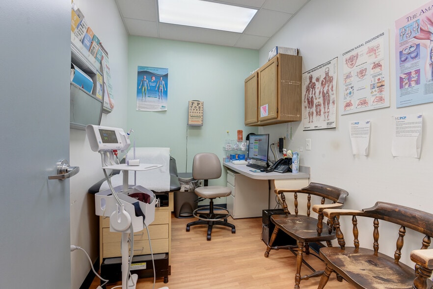 More Photos Of 8850 Columbia 100 Pky, Columbia Medical For Sale