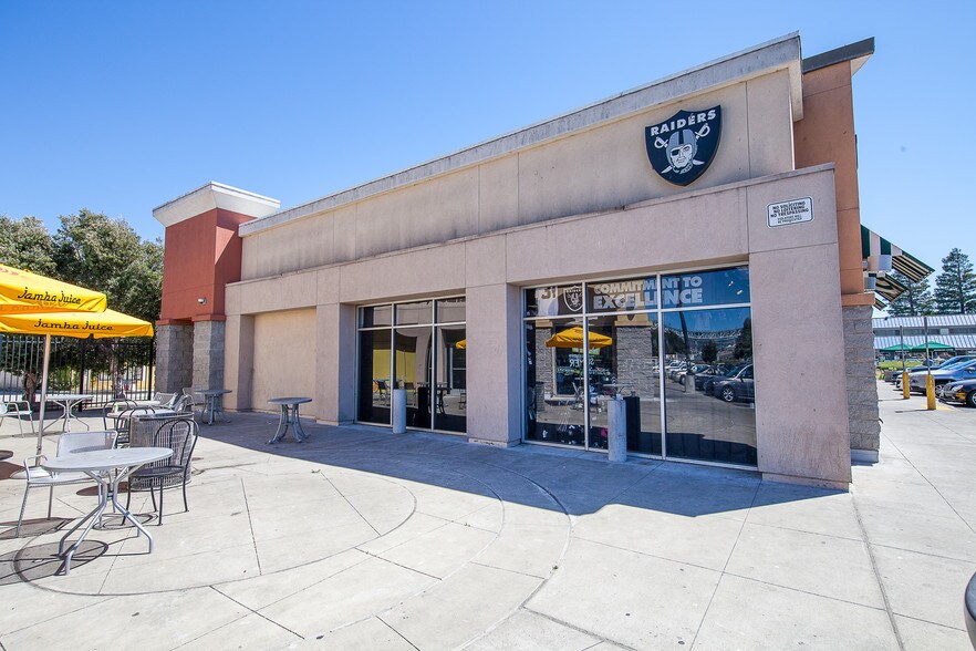 More Photos Of 8400 Edgewater Dr, Oakland Unknown For Lease