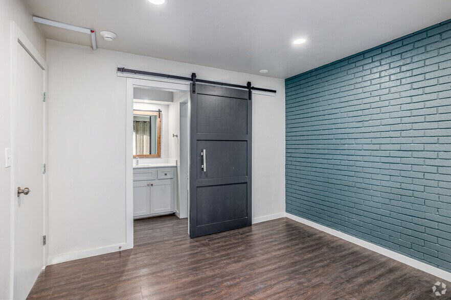 More Photos Of 516 NW 8th St, Oklahoma City Apartments For Sale