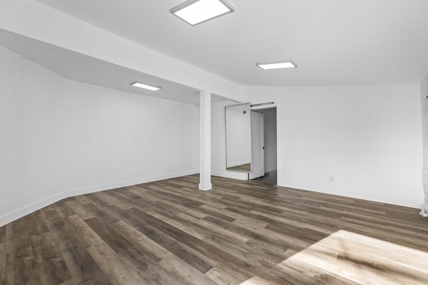 More Photos Of 45-428 Kamehameha Hwy, Kāneohe Light Distribution For Sale