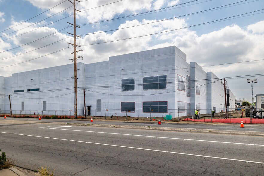 More Photos Of 752 N Tippecanoe Ave, San Bernardino Warehouse For Sale